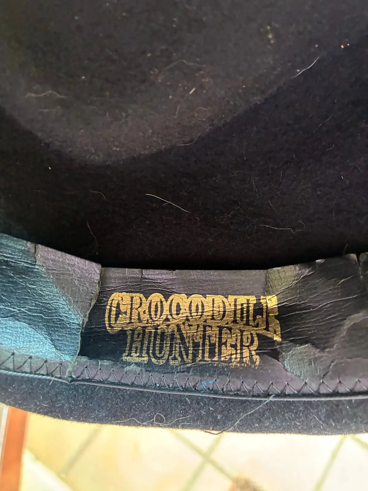 Black Wide-Brimmed Hat