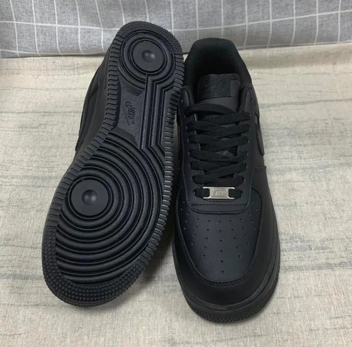 Nike Air Force 1 Black