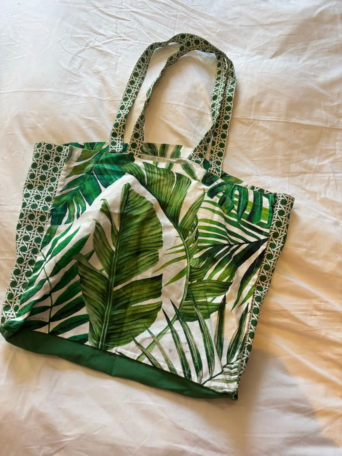 Green Leaf Pattern Tote Bag