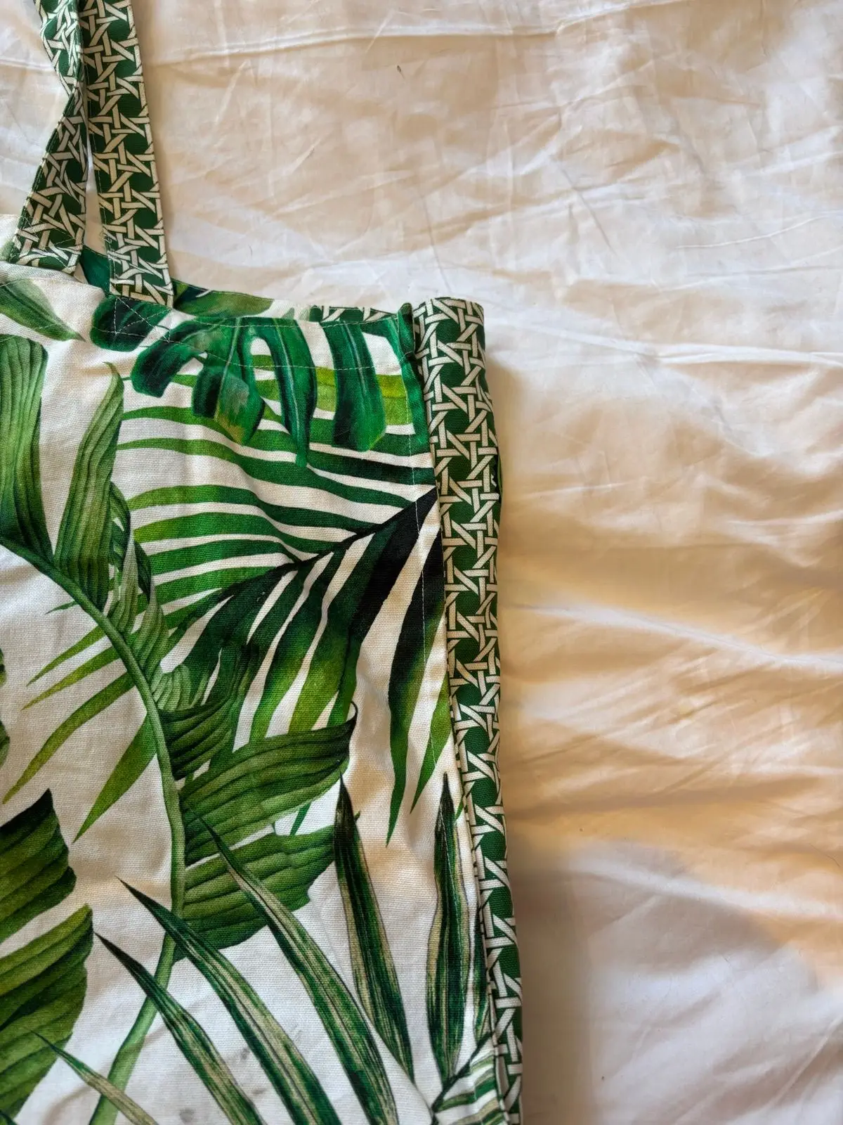 Green Leaf Pattern Tote Bag