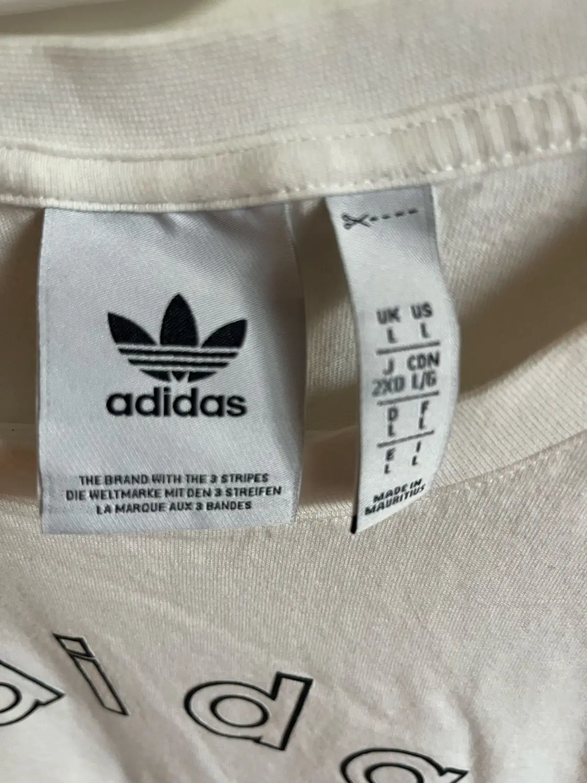 Adidas Sneakers — Size L