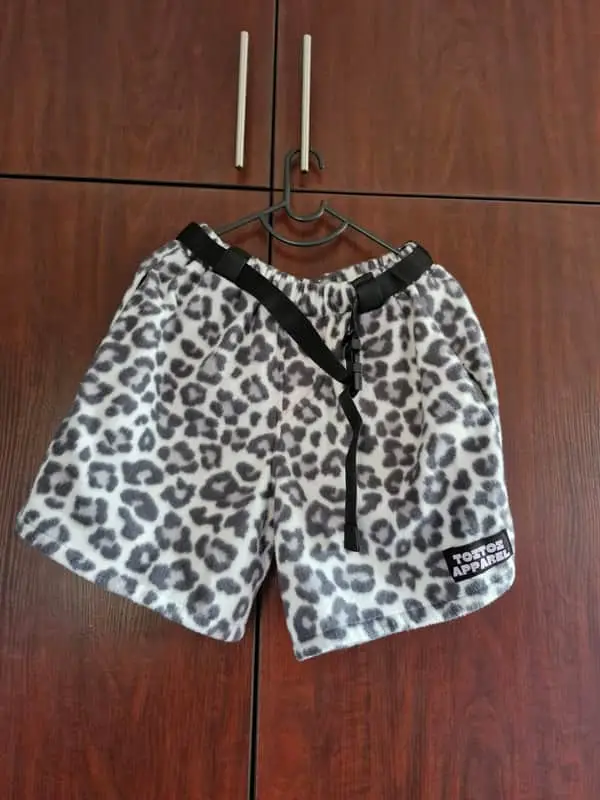 Toitoi appeal Toitoi apparel buckle leopard print shorts