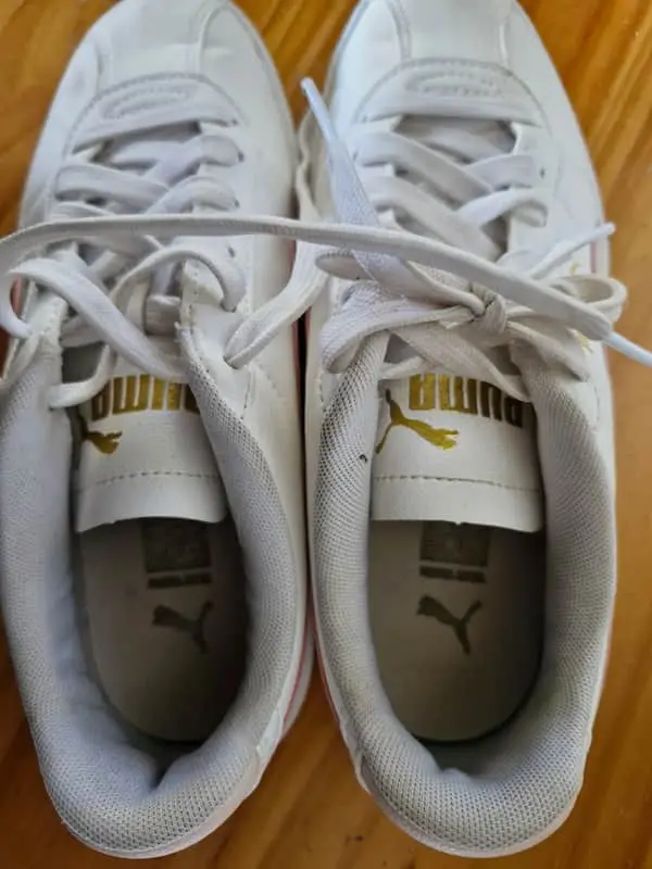 Puma white tekkies