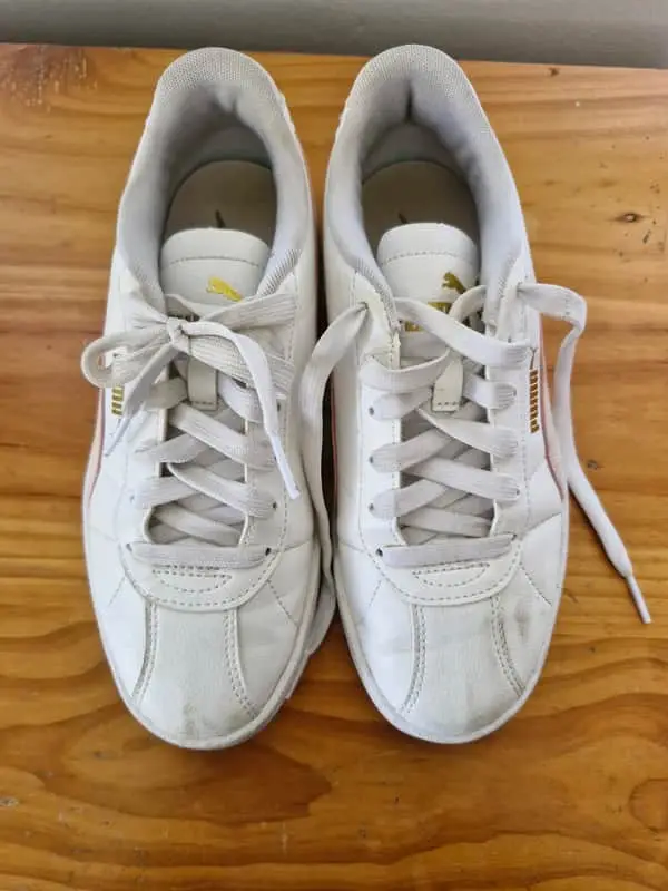 Puma white tekkies