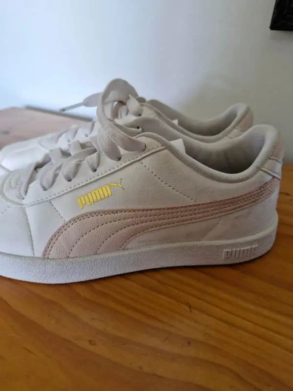 Puma white tekkies