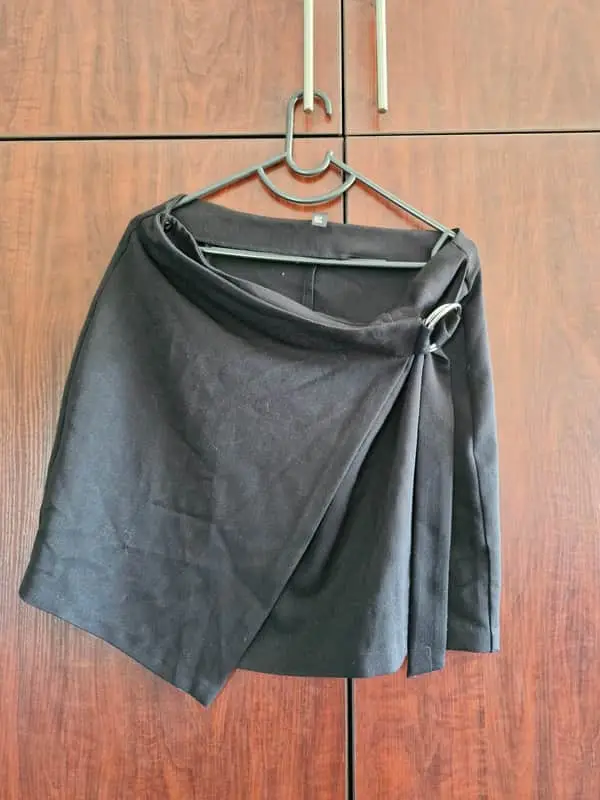Edition Black mini skirt with buckle