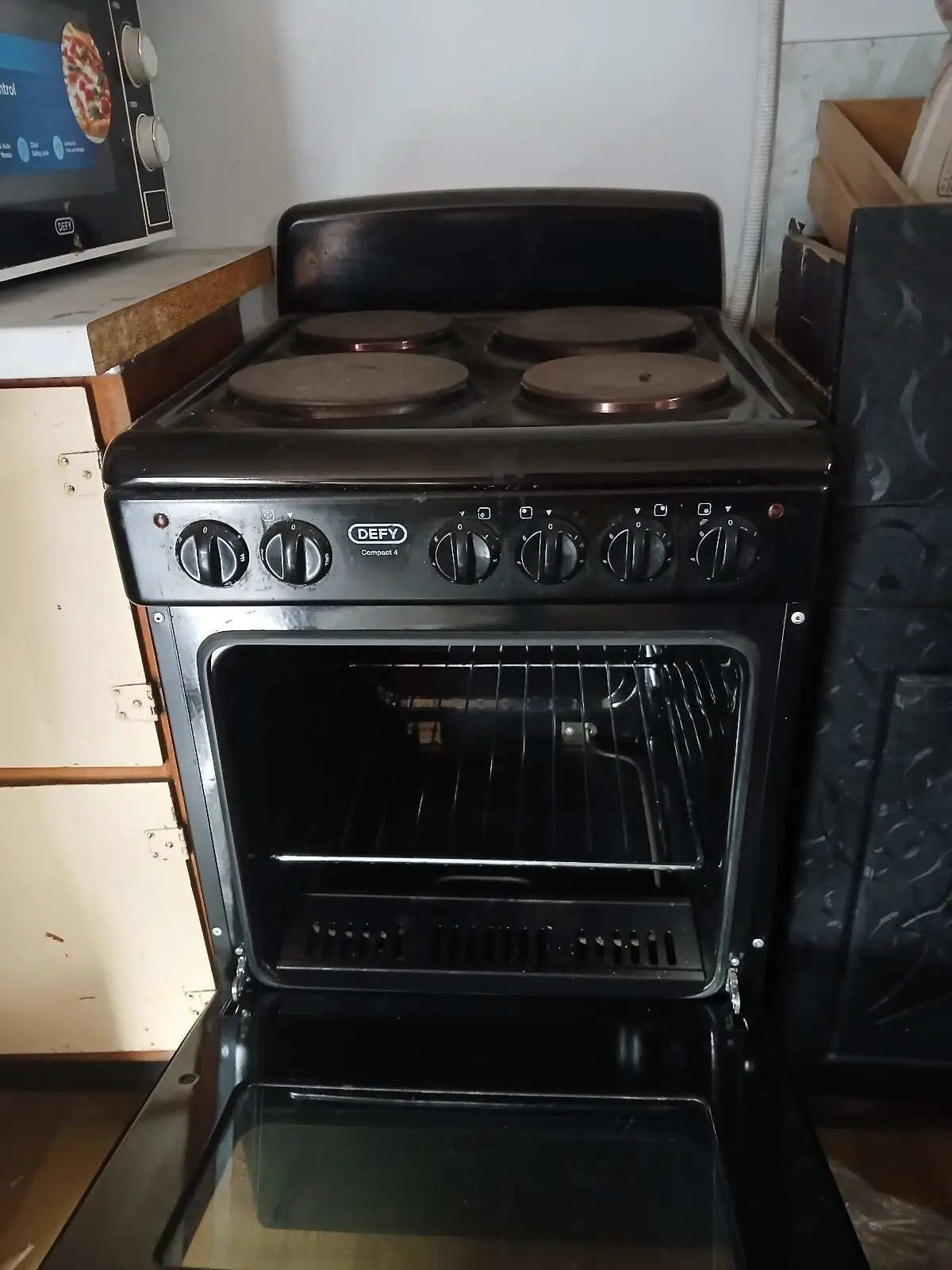 Defy Compact 4 Stove