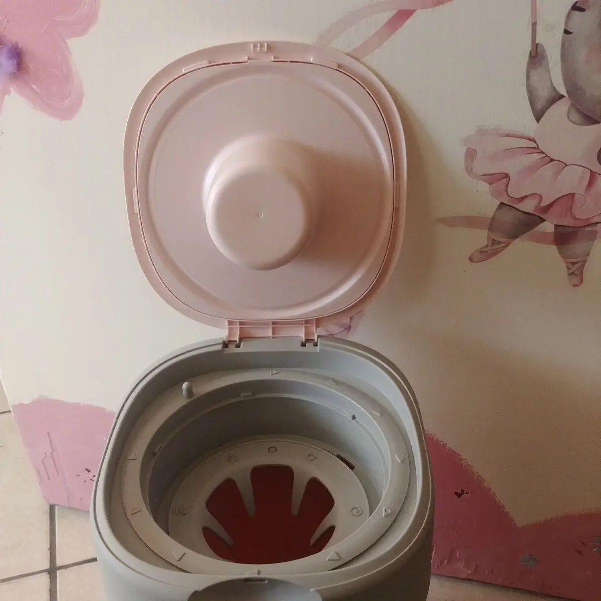 Rubbermaid Pink and Grey Trash Bin