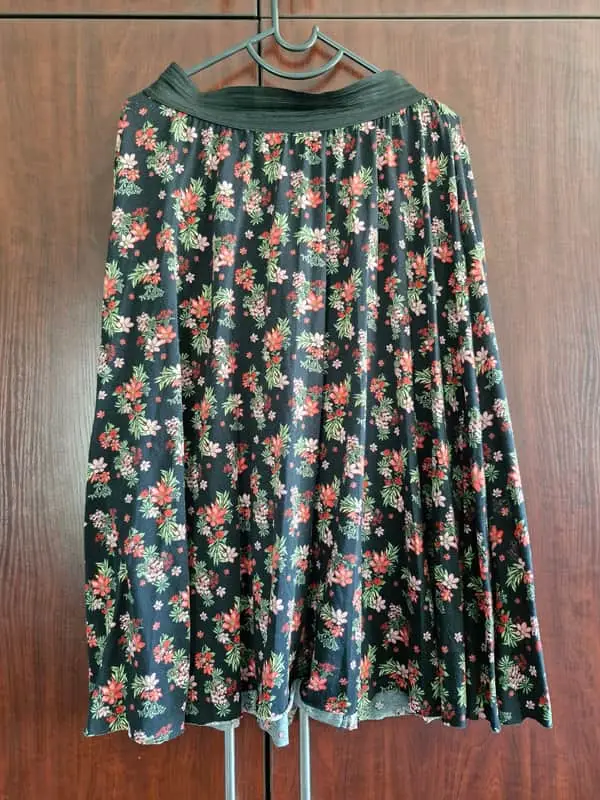 RT Floral black skirt