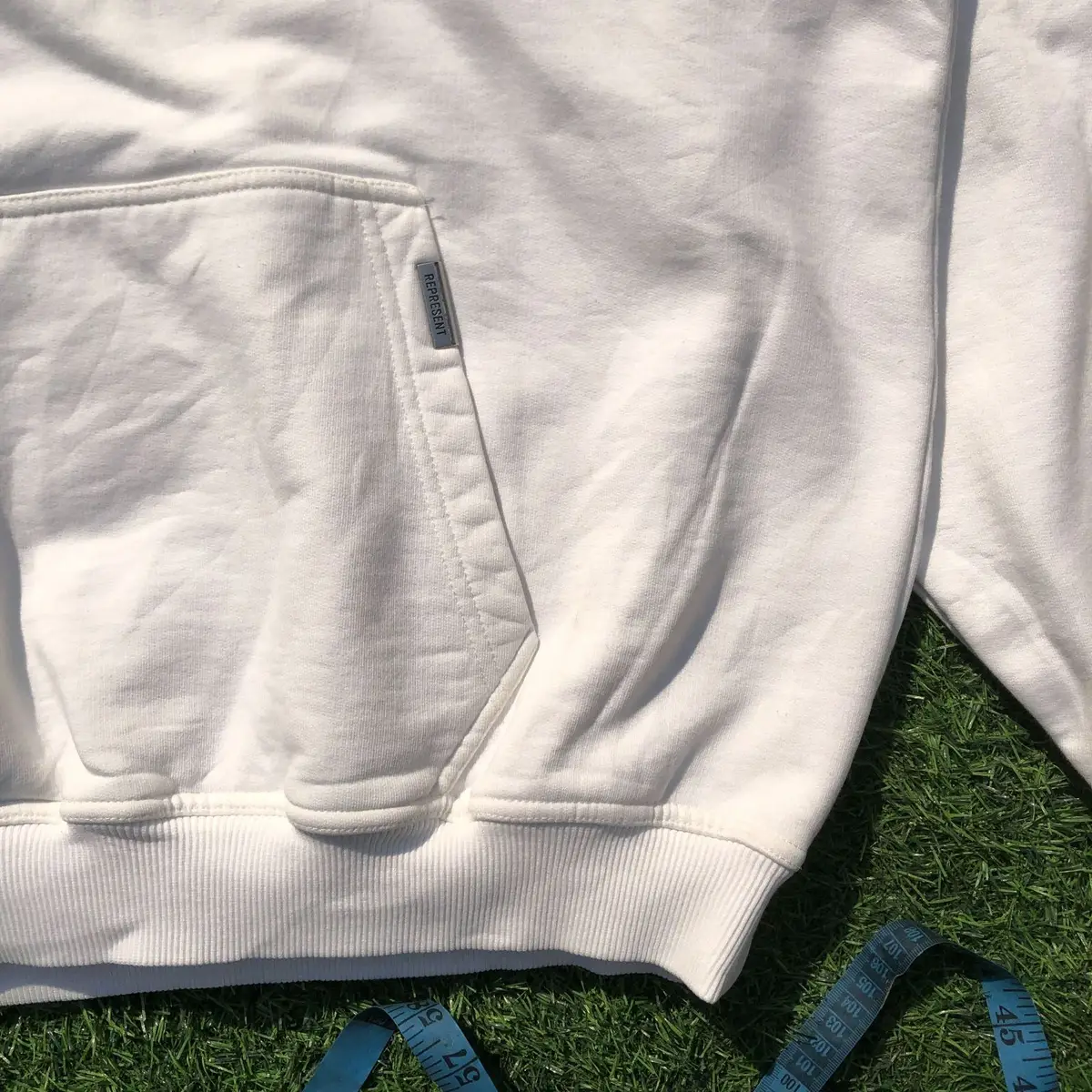 Represent Item — Size M