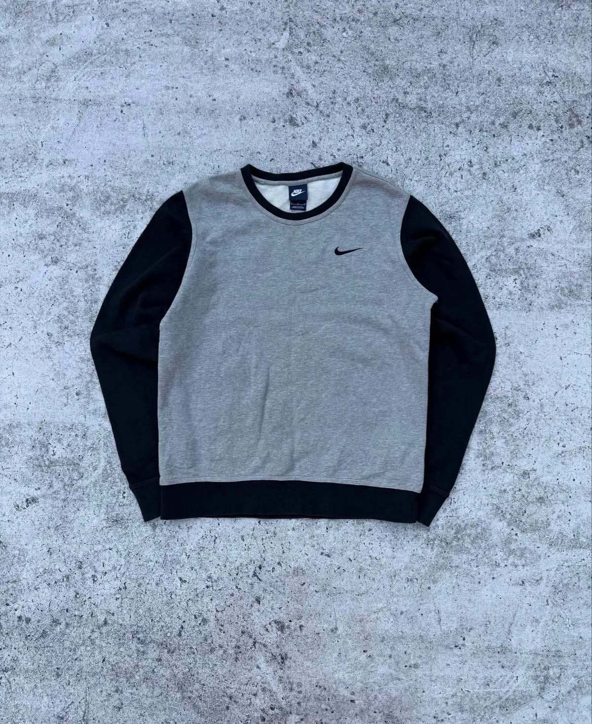 Nike Two-Tone Grey & Black Crewneck Sweatshirt