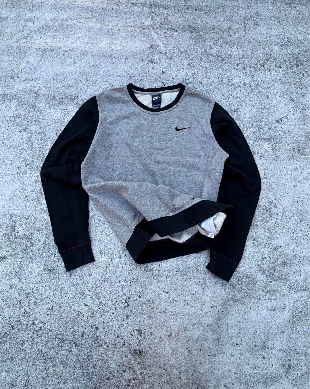 Nike Two-Tone Grey & Black Crewneck Sweatshirt