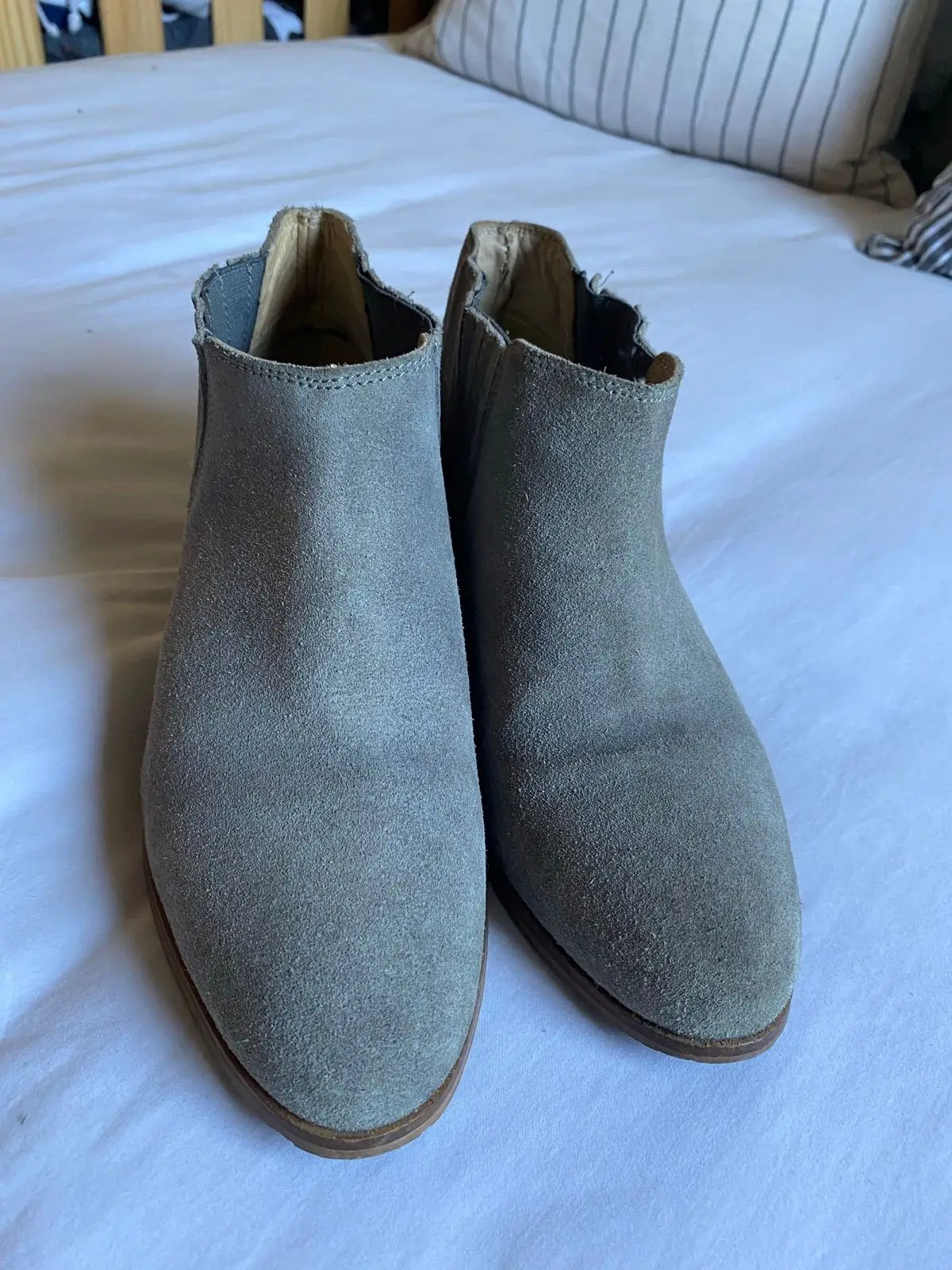Rare Earth Grey Suede Ankle Chelsea Boots Size 39