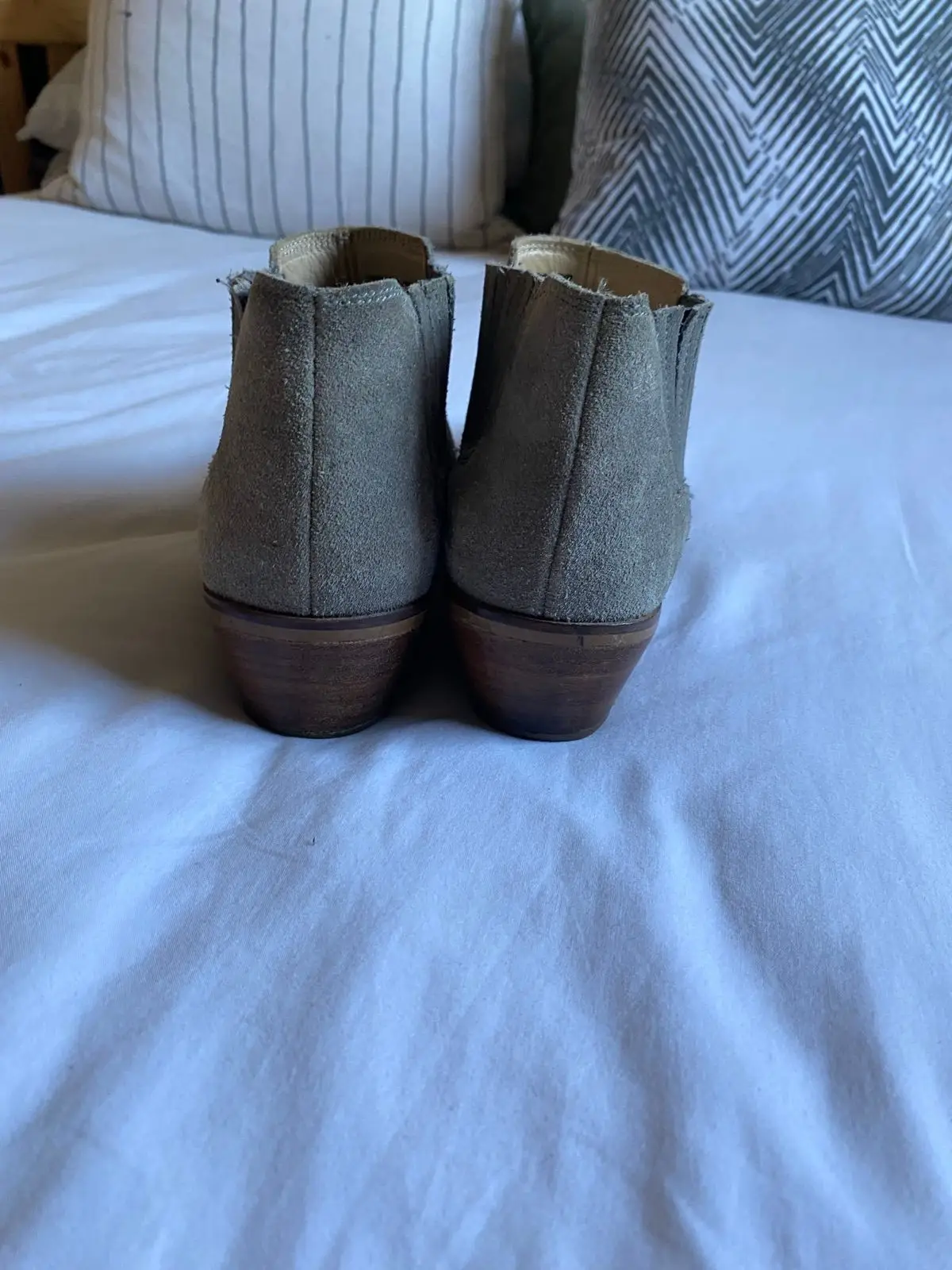 Rare Earth Grey Suede Ankle Chelsea Boots Size 39