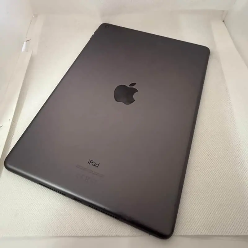 Apple iPad 8th gen,128gb