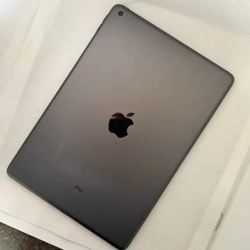 Apple iPad 8th gen,128gb