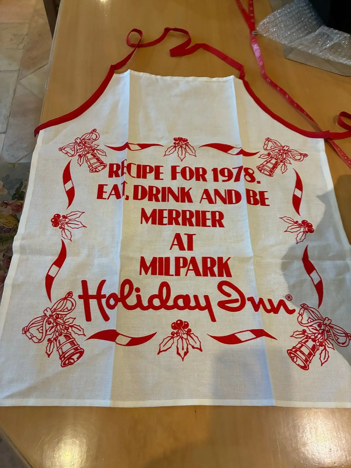 Vintage 1978 Milpark Holiday Inn Promotional Apron