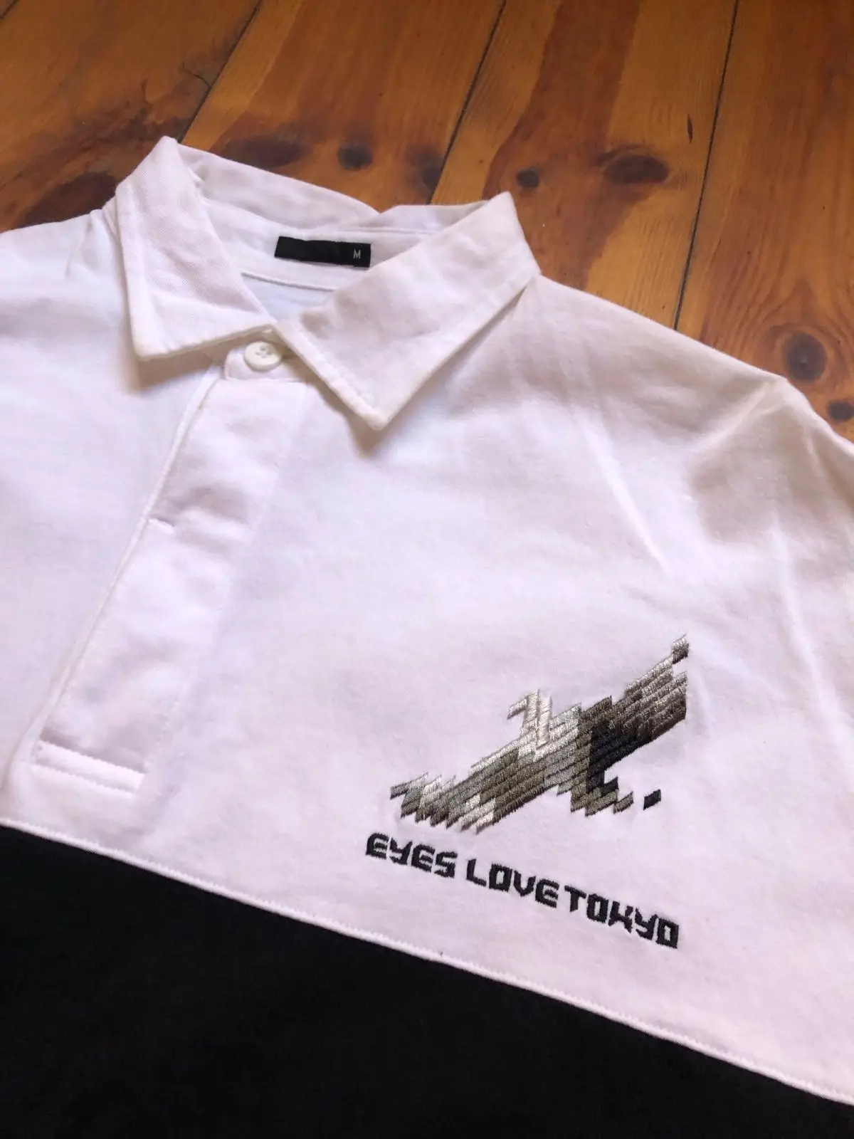 White Polo Shirt Eyes Lovetokyo Embroidered Graphic Size M
