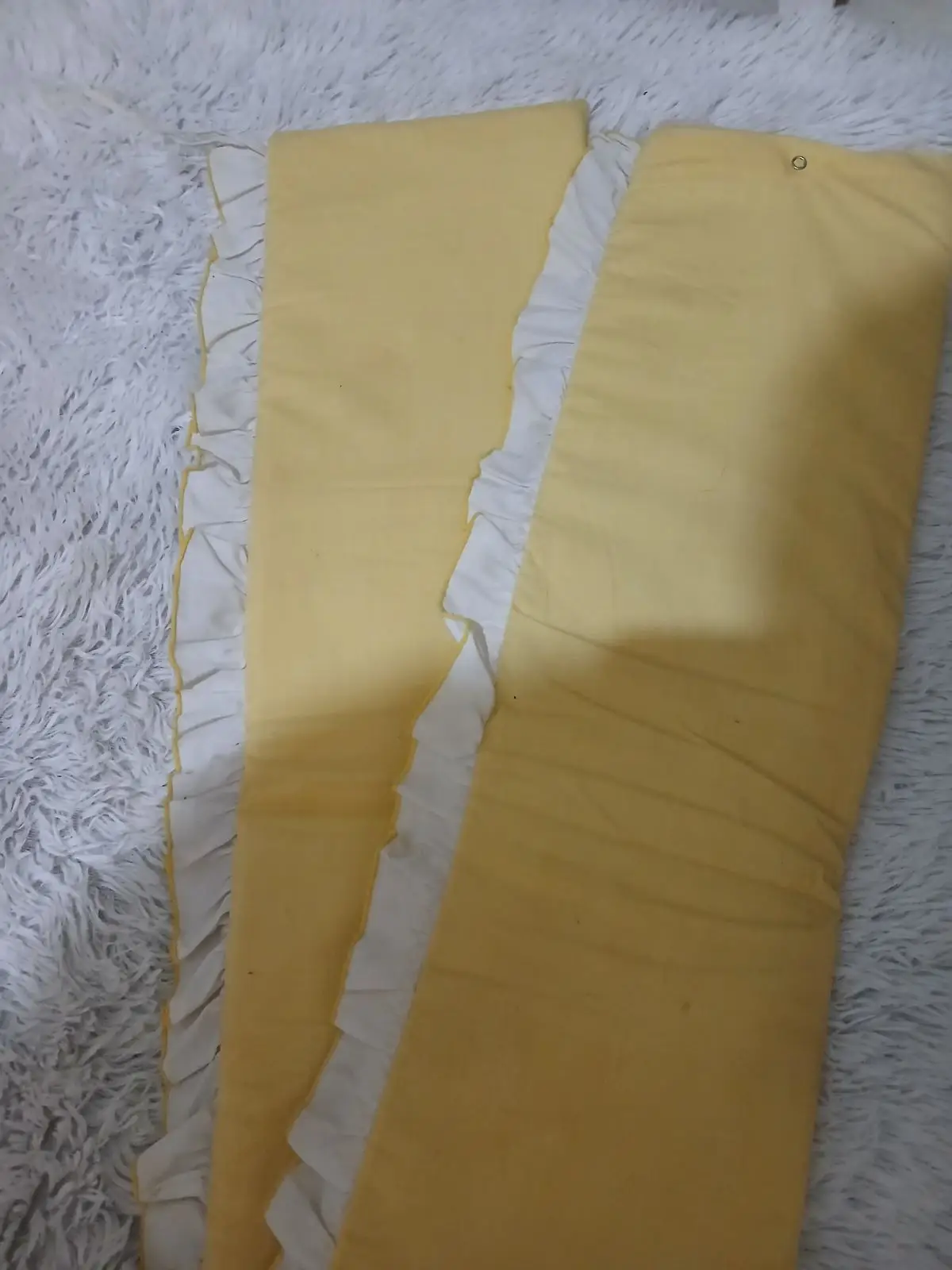 Yellow and White Ruffled Nursery Bumper