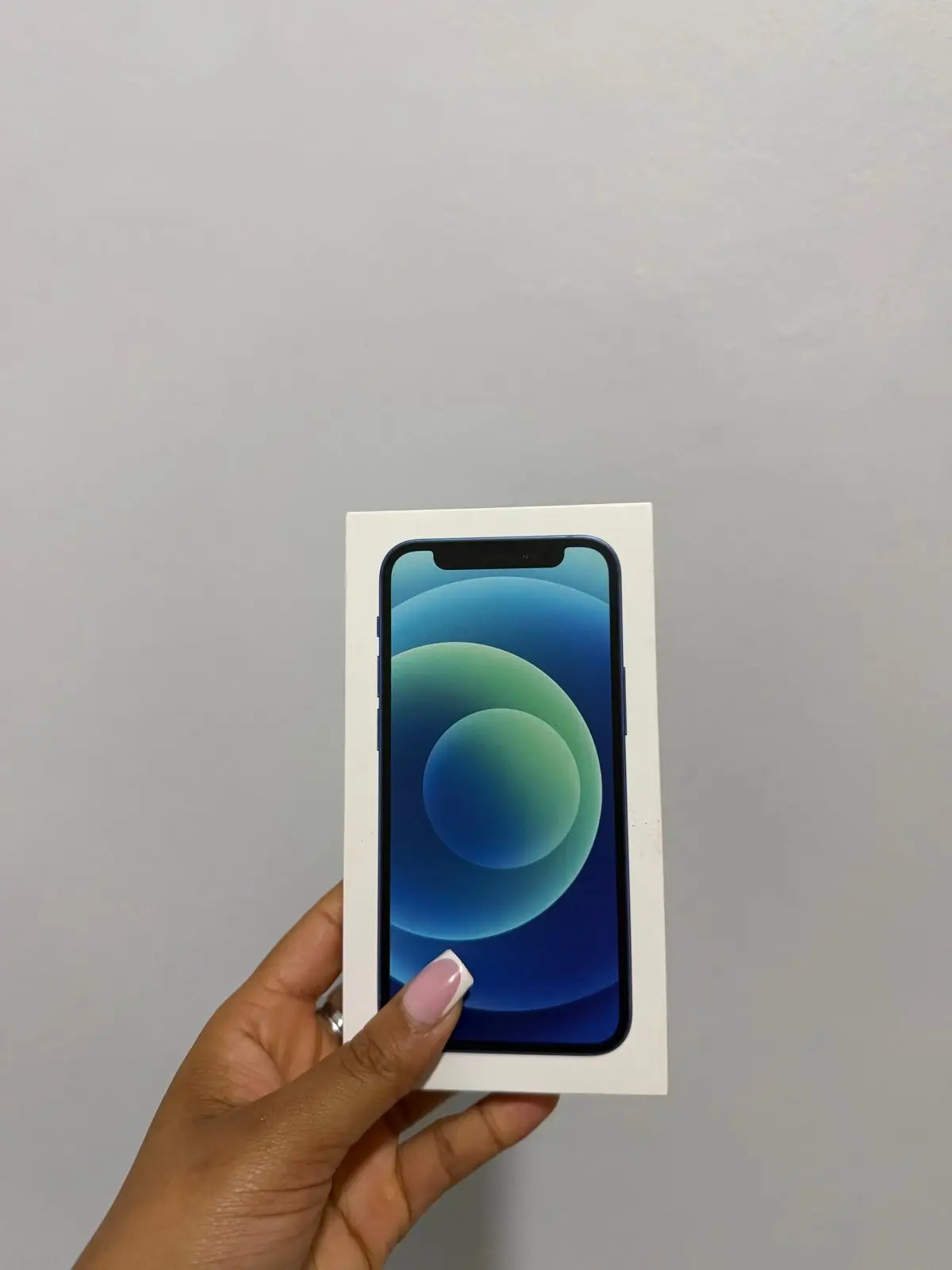 Apple iPhone 12 (64GB)