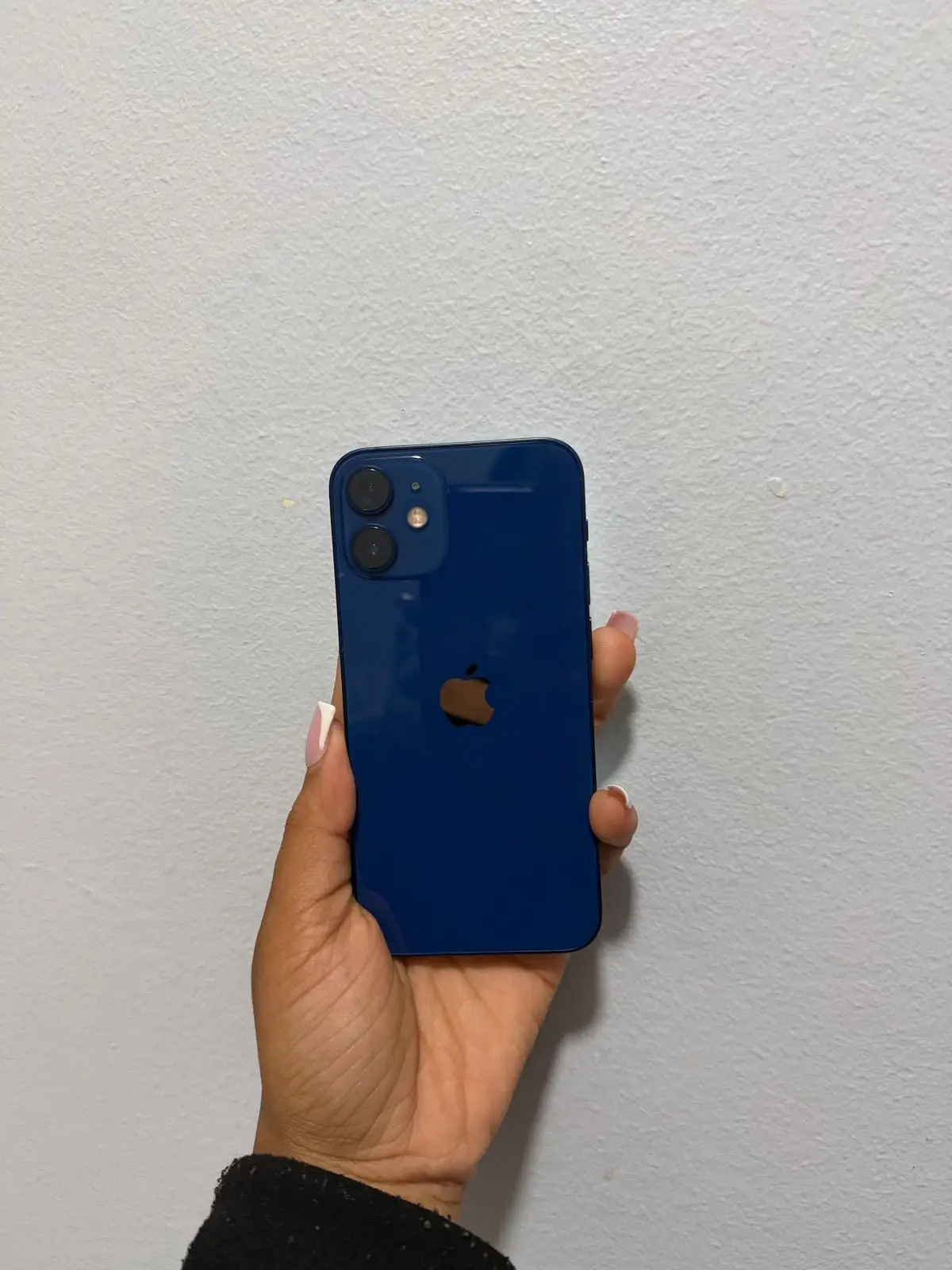 Apple iPhone 12 (64GB)