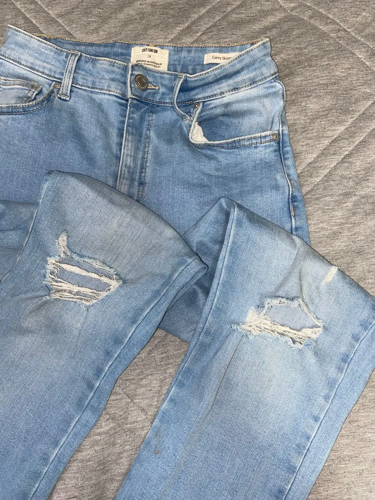 Cotton On Distressed Light Wash Jeans Size 28