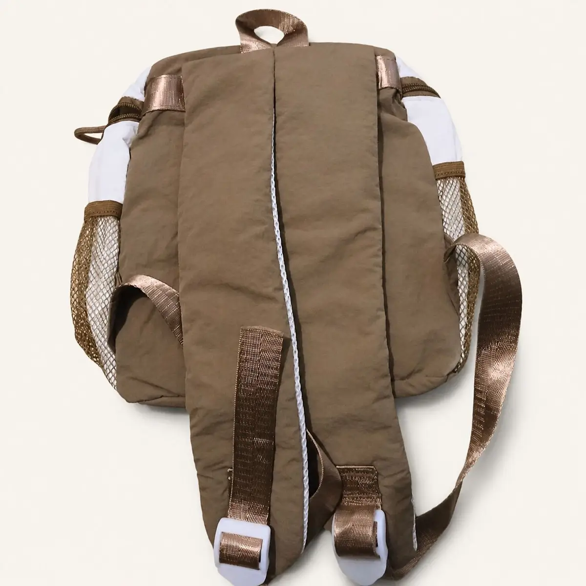 Kabeiyou Brown and Off-White Backpack
