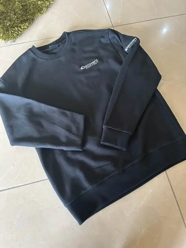 Discovery branded sweater