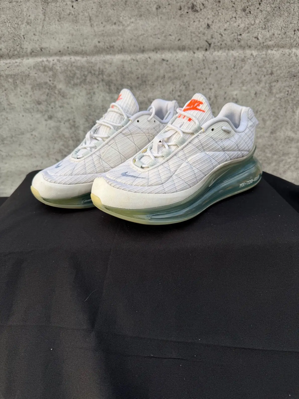 Nike MX-720-818 White Sneakers