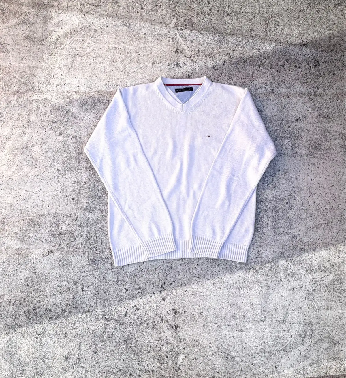 Tommy Hilfiger White V-Neck Knit Sweater