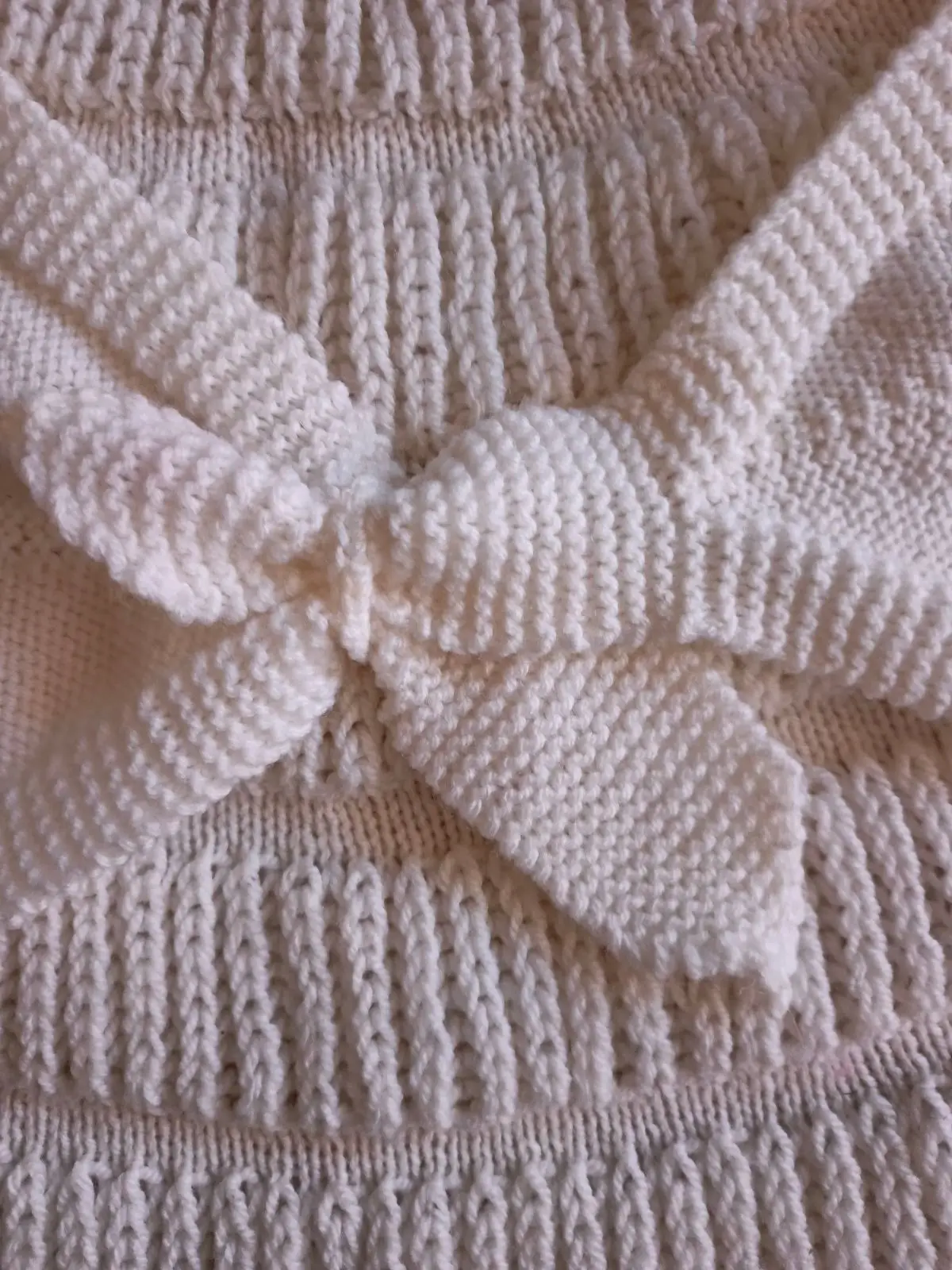 Cream Knit Sweater with Bow Detail Size L