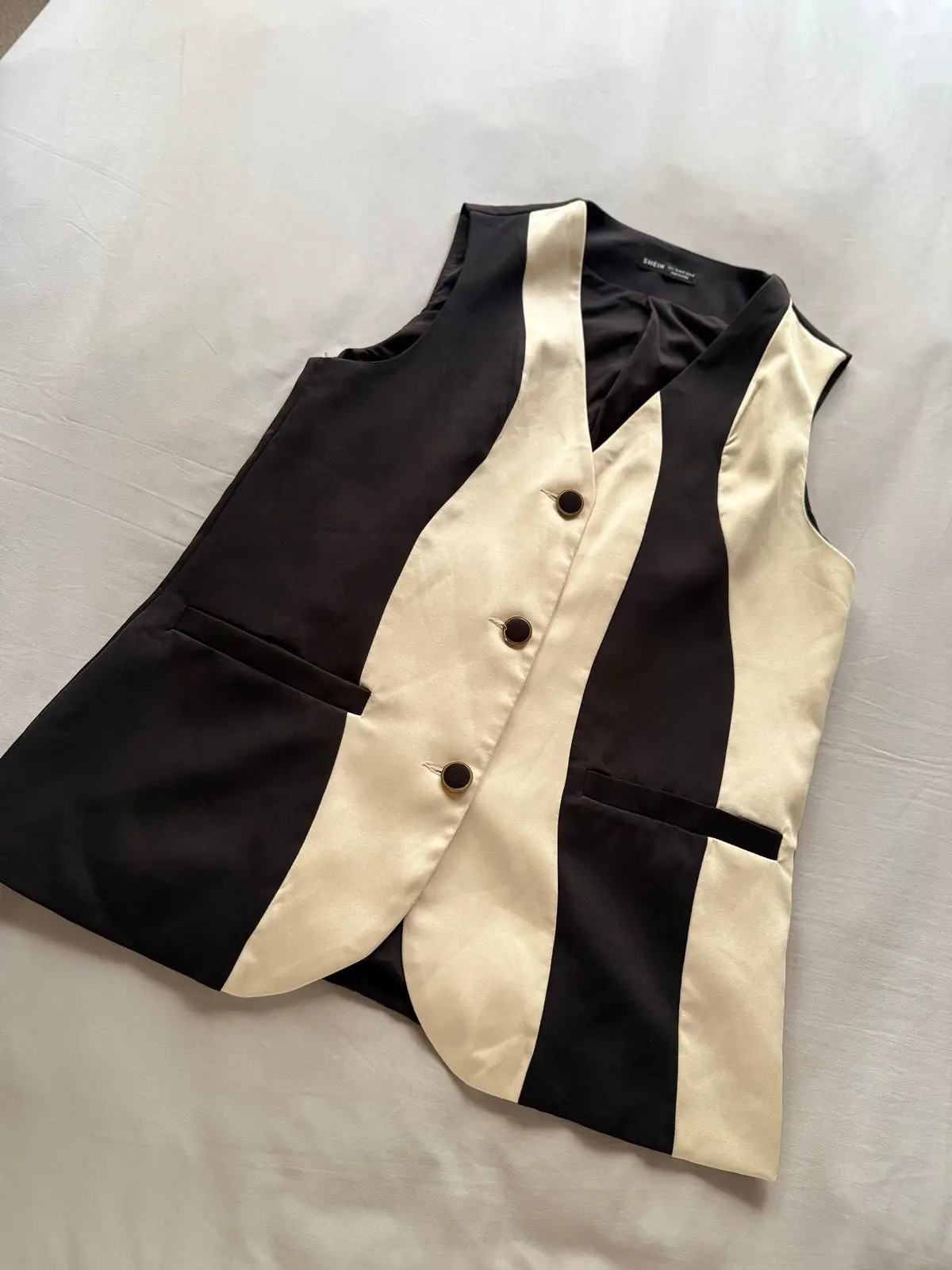 Shein Black & Cream Color-Block Sleeveless Vest L