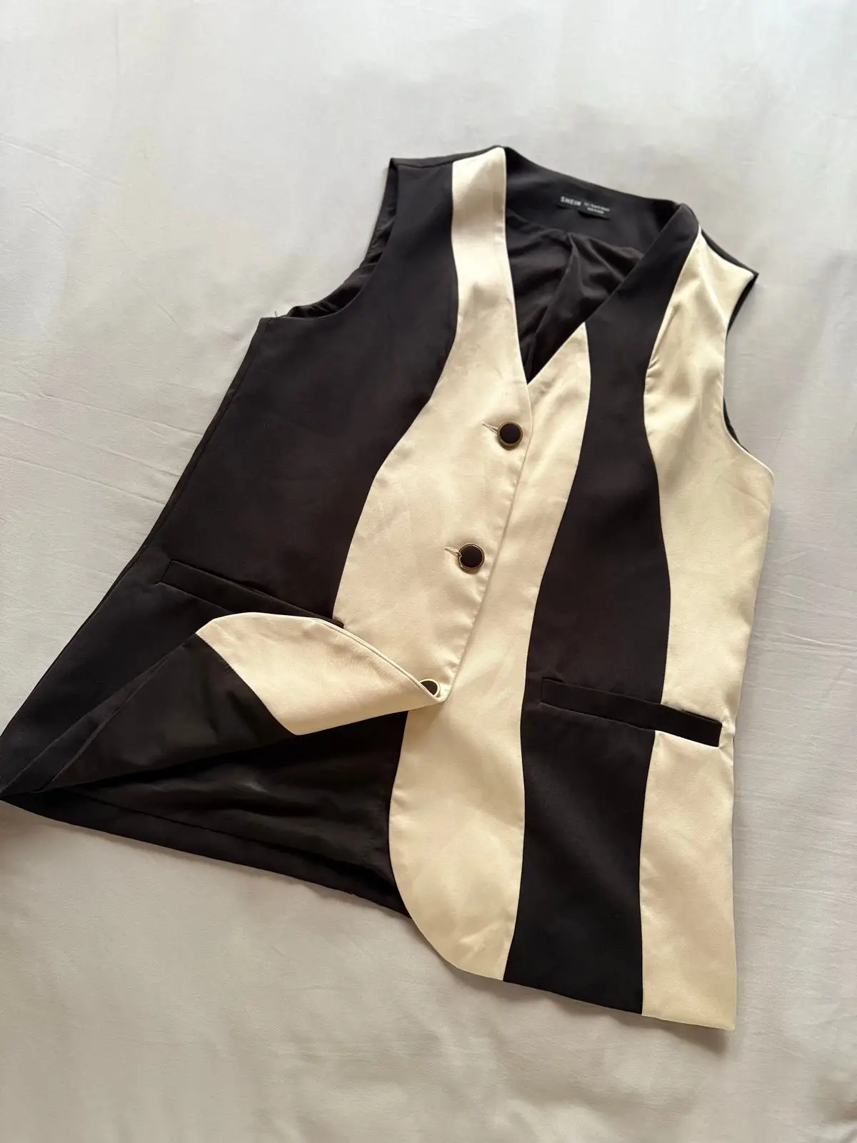 Shein Black & Cream Color-Block Sleeveless Vest L
