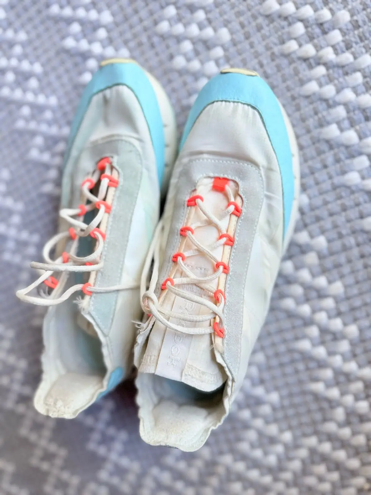 Reebok Vintage Canvas Sneakers Cream & Blue