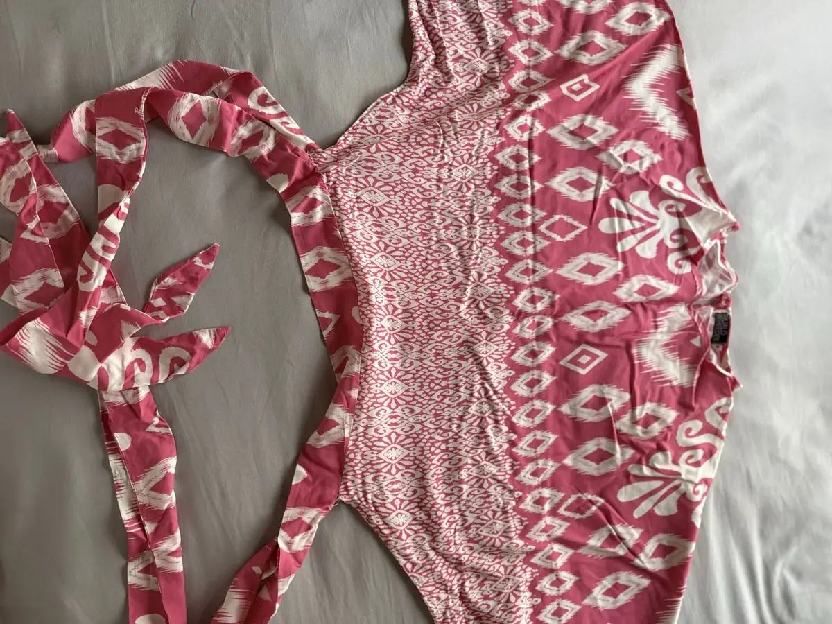 another marketplace YDE Crop Top Pink Ikat Geometric M