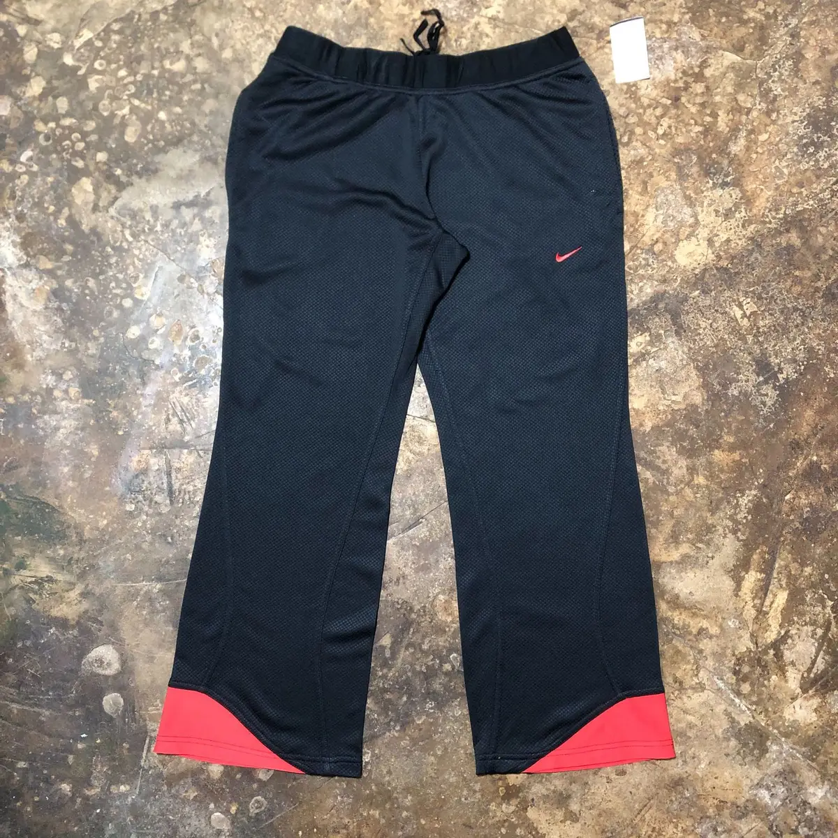 Nike Black & Red Capri Athletic Pants Size M