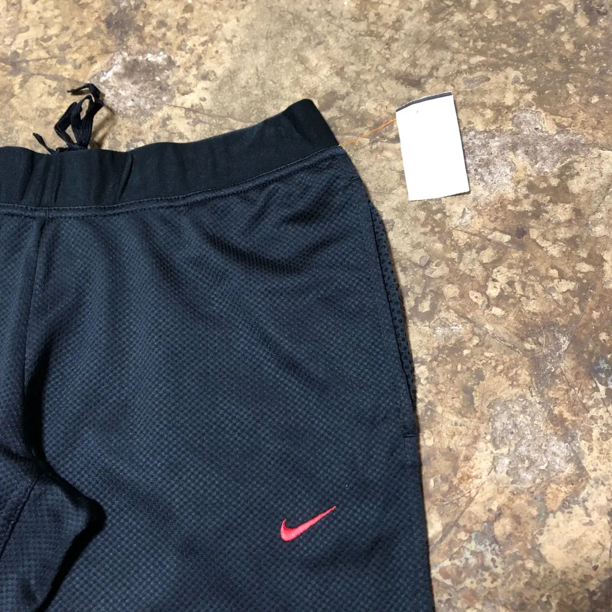 Nike Black & Red Capri Athletic Pants Size M