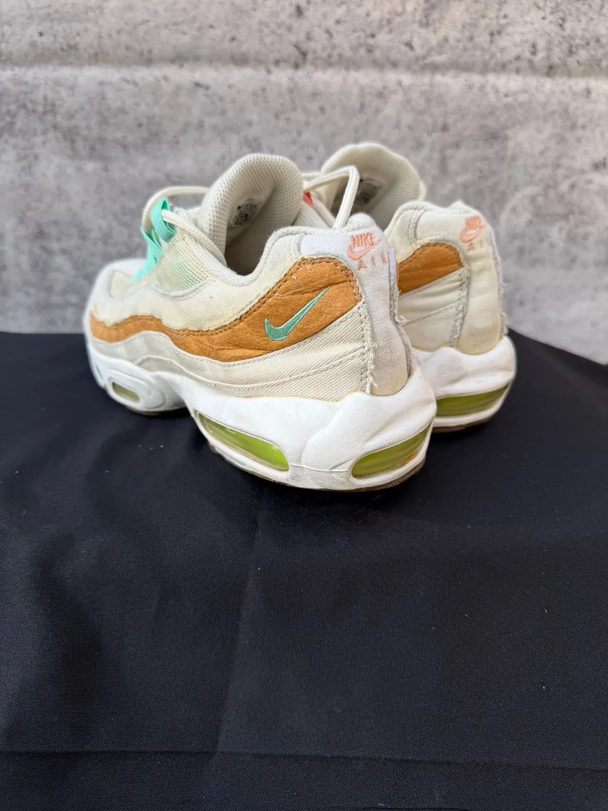 Nike Air Max 95 Cream Pineapple Lace Sneakers Size 7