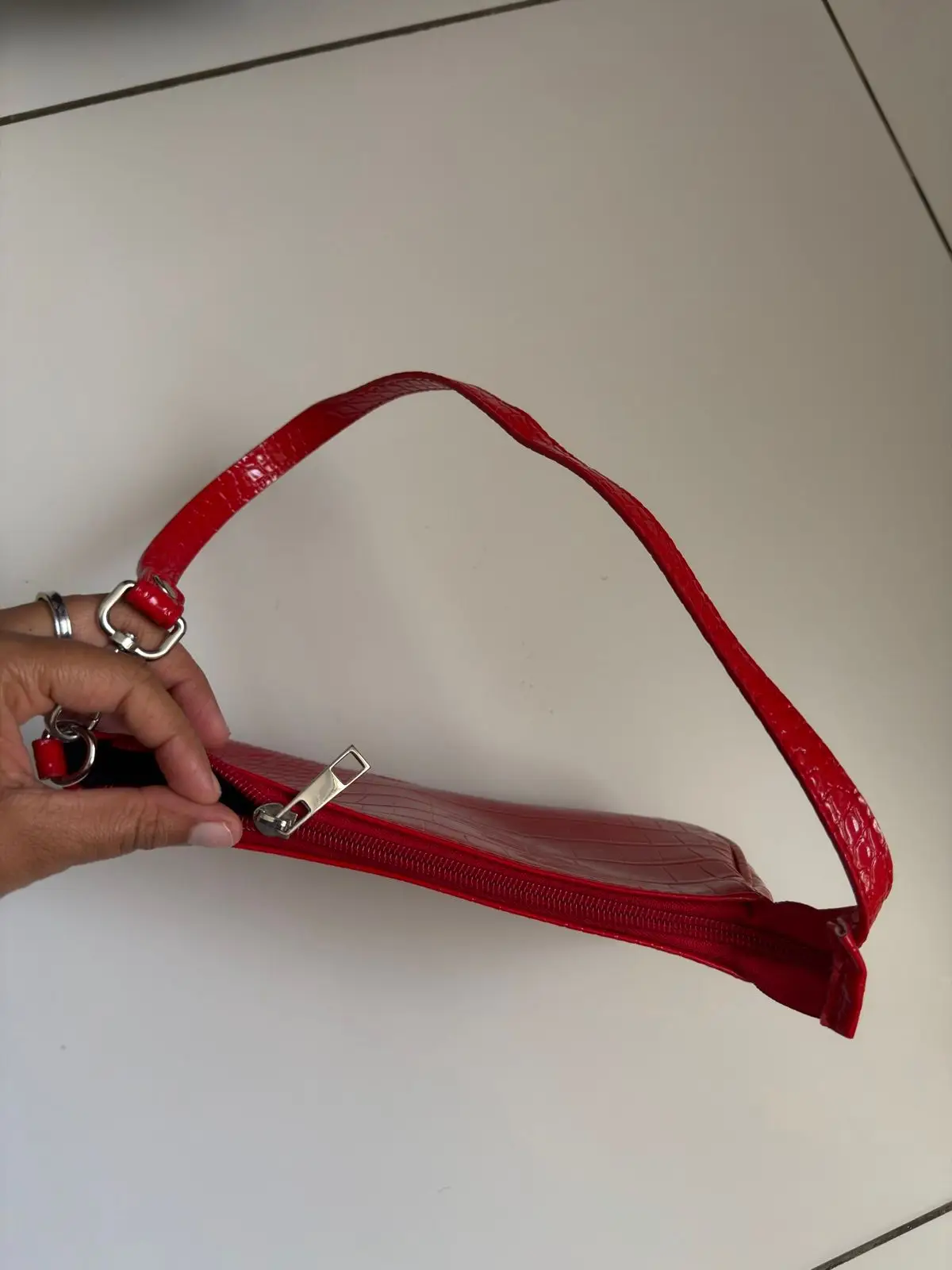 Red Crocodile-Embossed Clutch Wallet with Wrist Strap