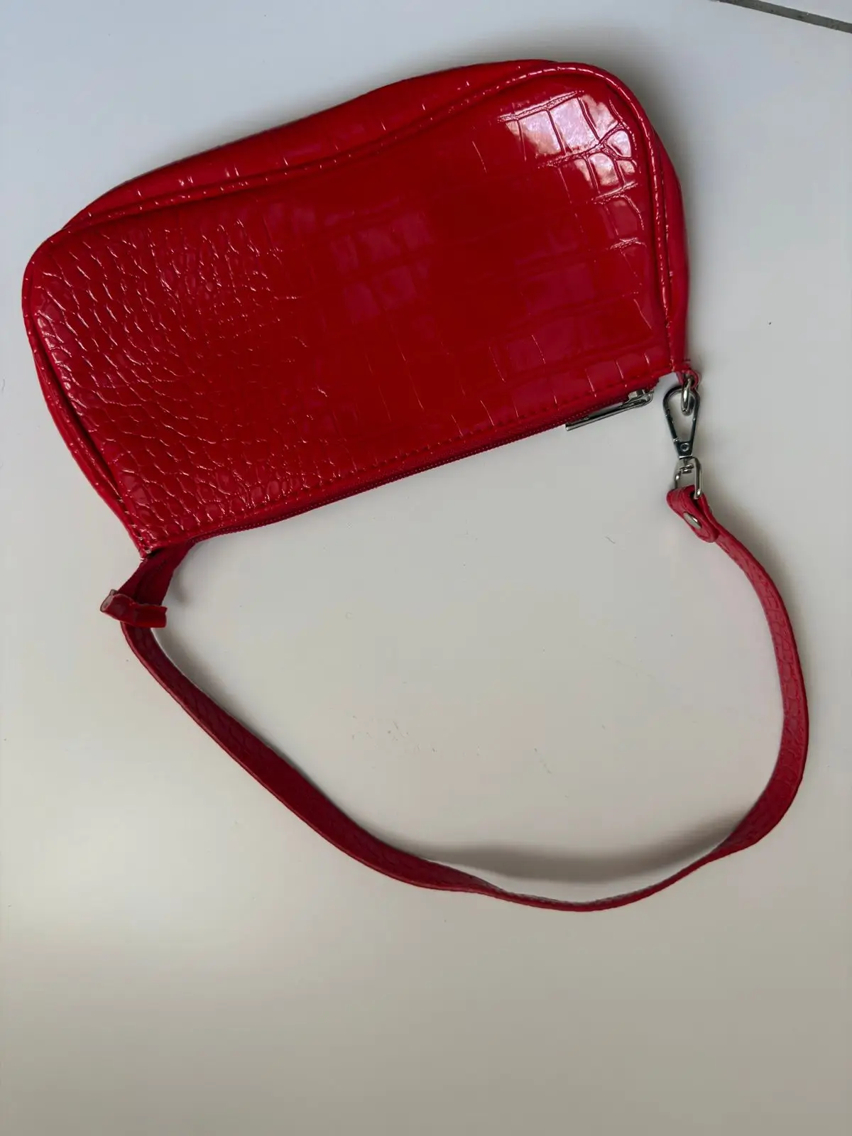 Red Crocodile-Embossed Clutch Wallet with Wrist Strap