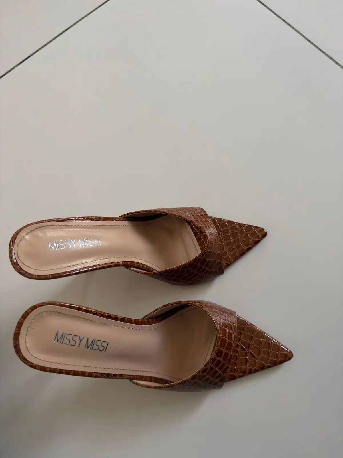 Missy Missi Brown Crocodile Mules Size 5