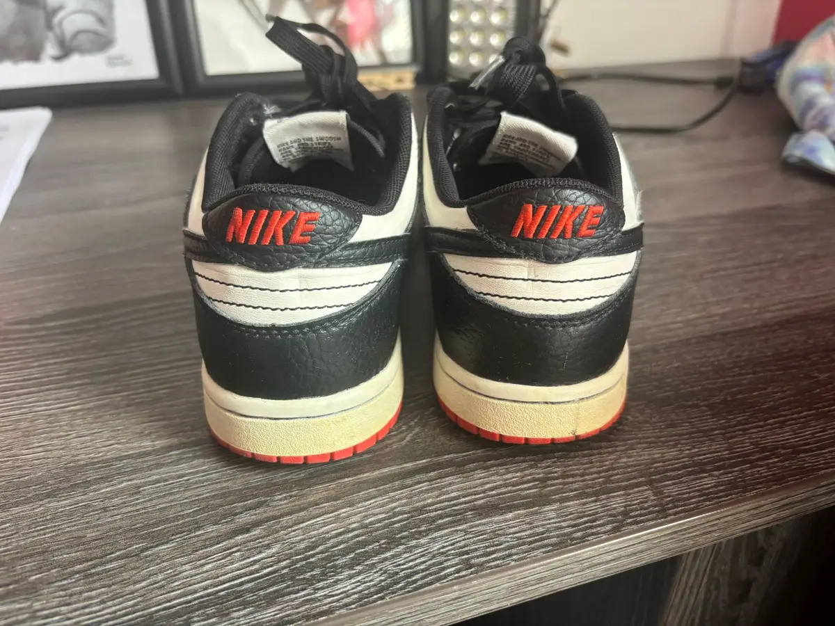Nike Air Jordan 1 High Chicago Colorway