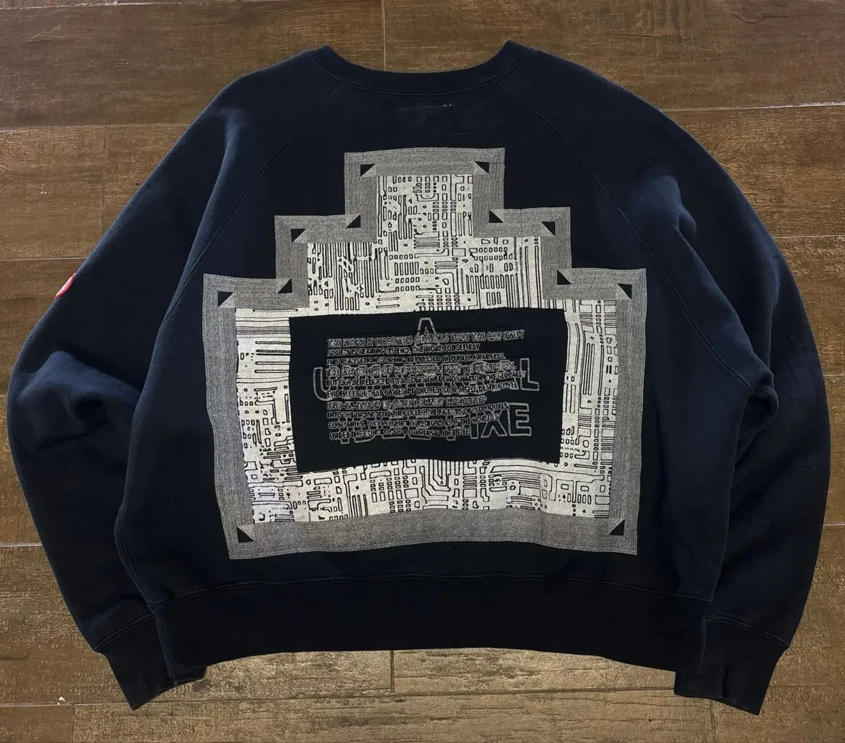 Navy Blue Crewneck Sweatshirt Size S