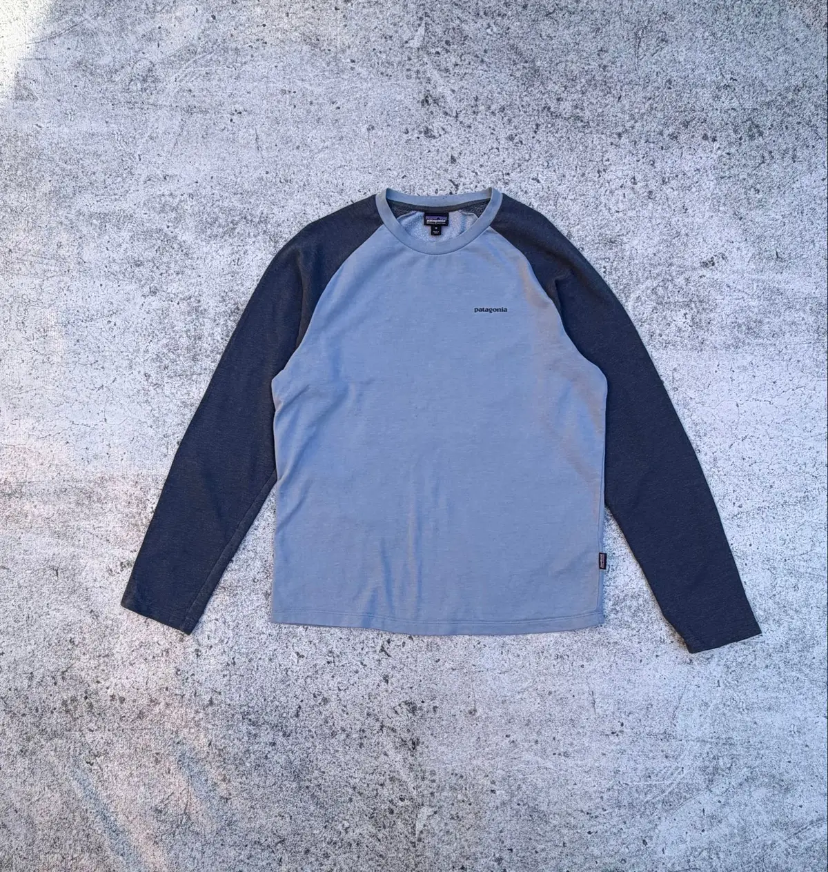 Patagonia Raglan Long-Sleeve Tee Light Blue Navy M