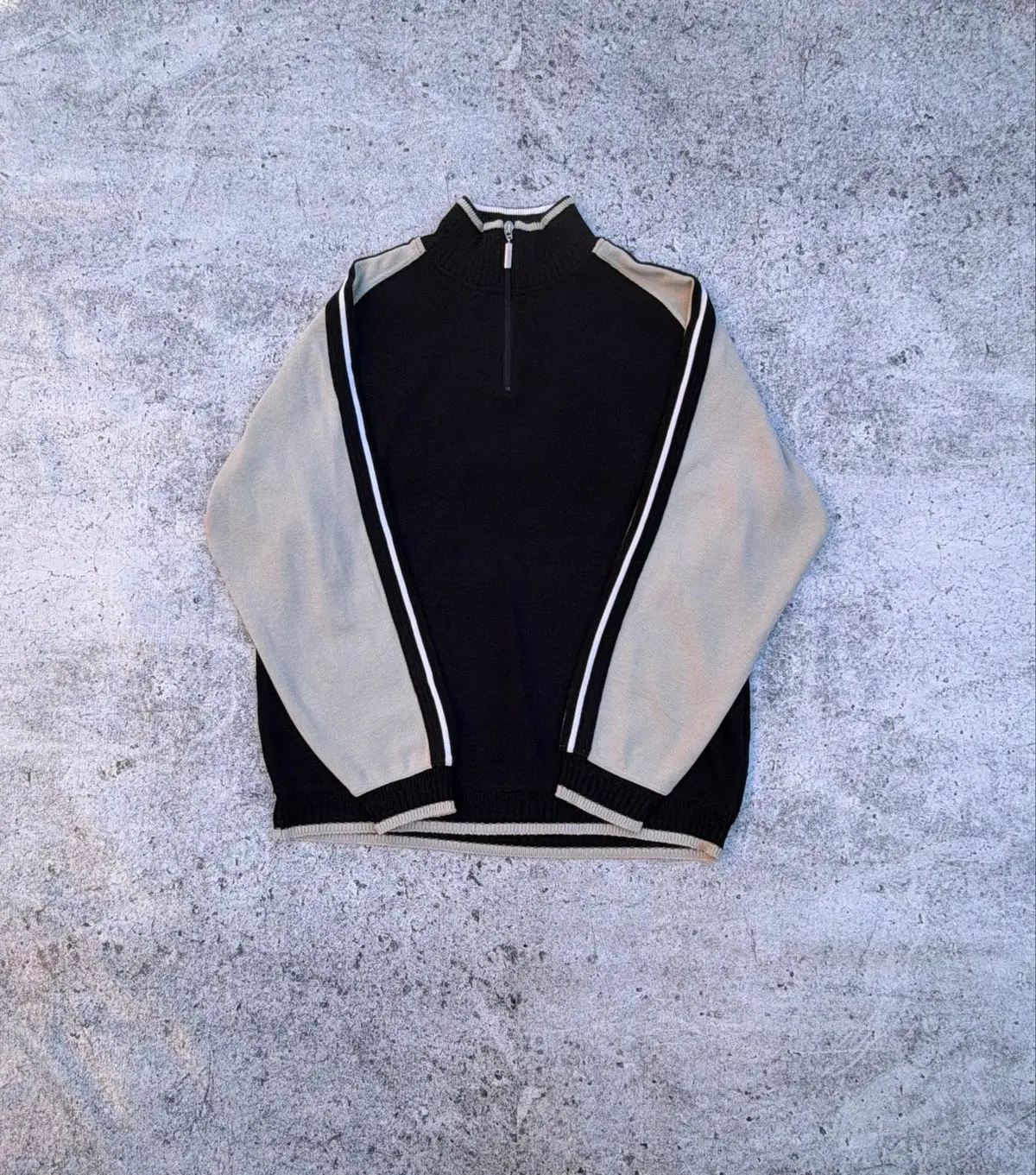 Black & Beige Quarter-Zip Pullover Sweater Size L