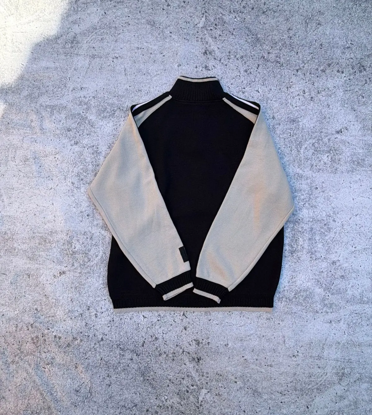Black & Beige Quarter-Zip Pullover Sweater Size L