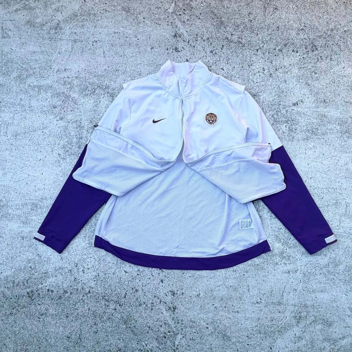 Nike Sneakers — Size L