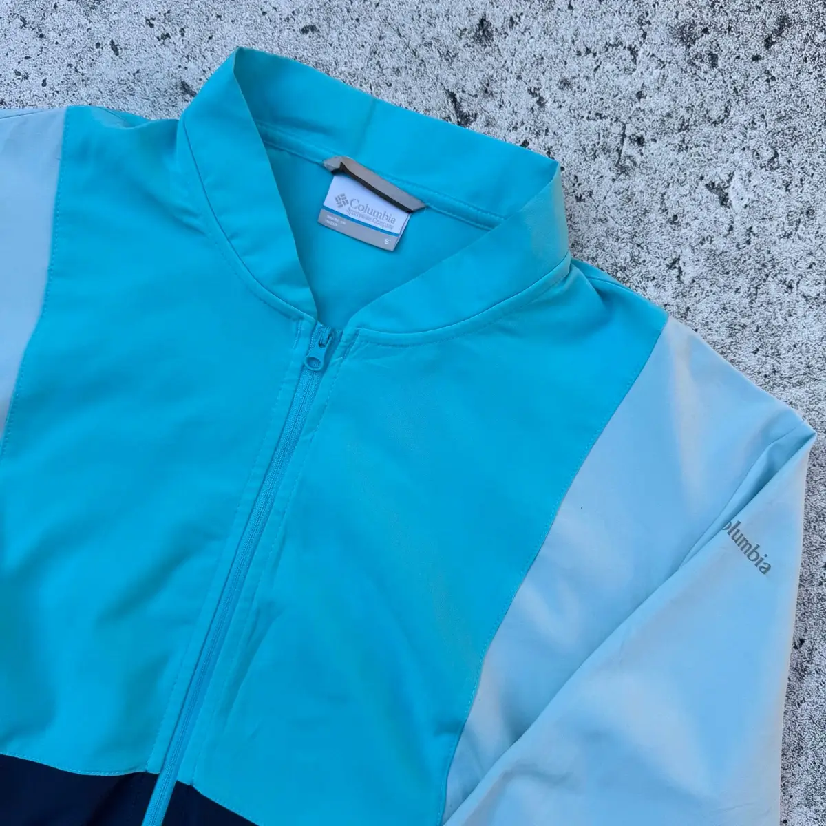 Columbia Item — Size S