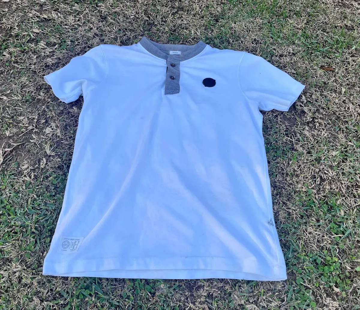Kingsley Heath White Henley T-Shirt with Grey Collar