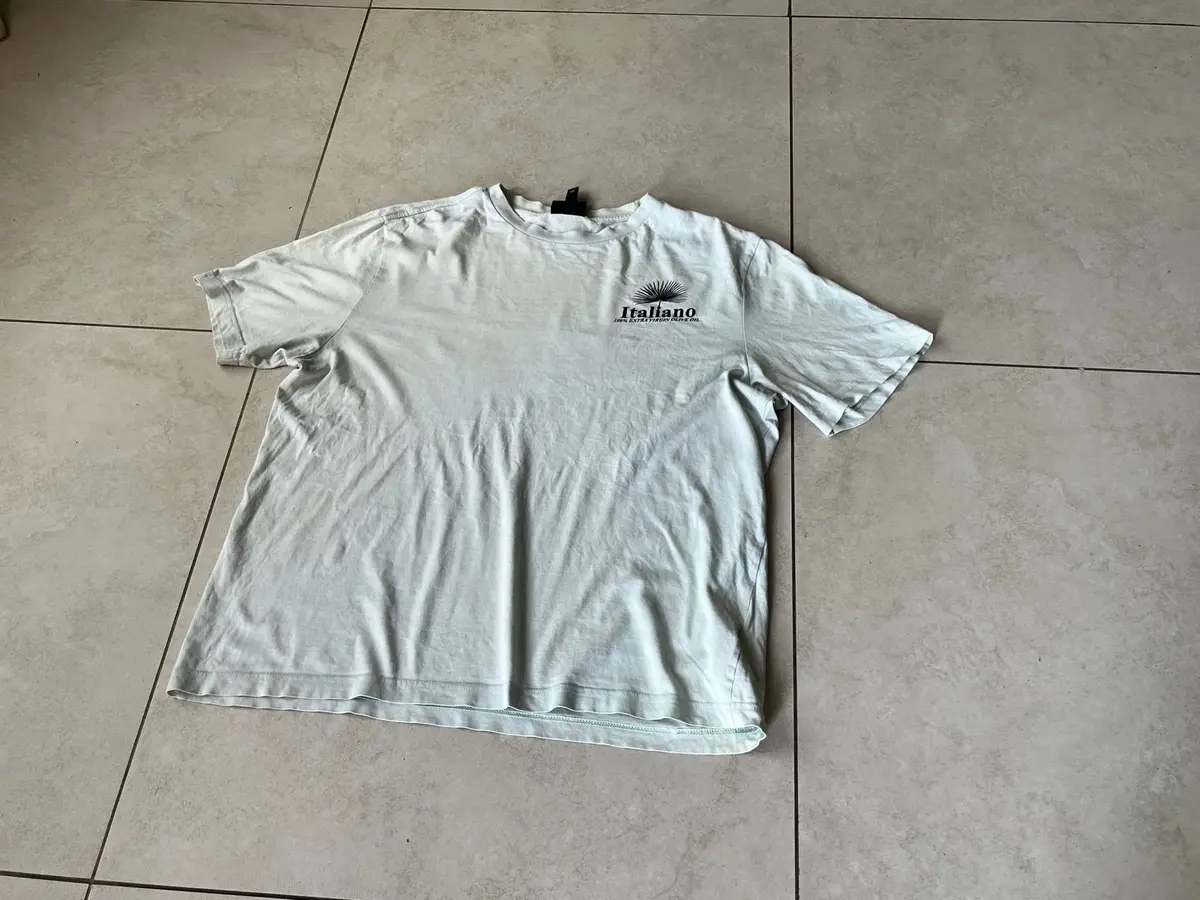 H&M Italiano Olive Oil Graphic T-Shirt